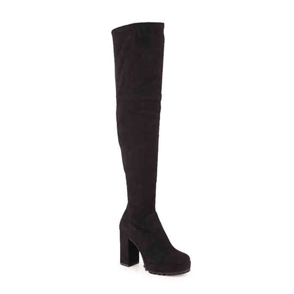 Black over the knee booties 🎇